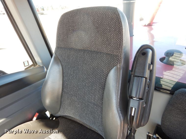 image for item DJ4796 2016 Massey-Ferguson WR9860  windrower