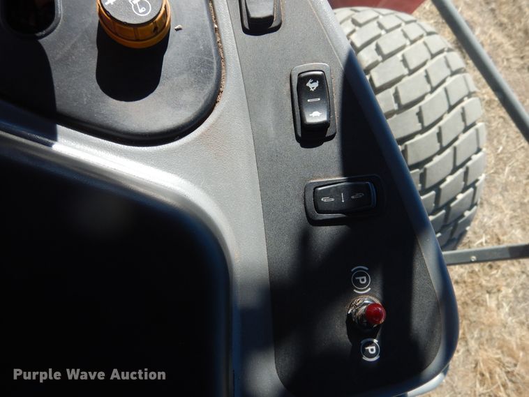 image for item DJ4796 2016 Massey-Ferguson WR9860  windrower