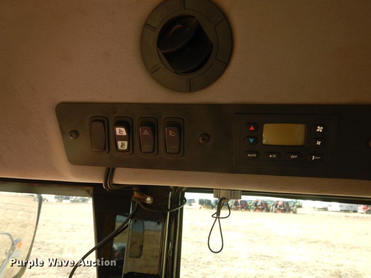 image for item DJ4796 2016 Massey-Ferguson WR9860  windrower