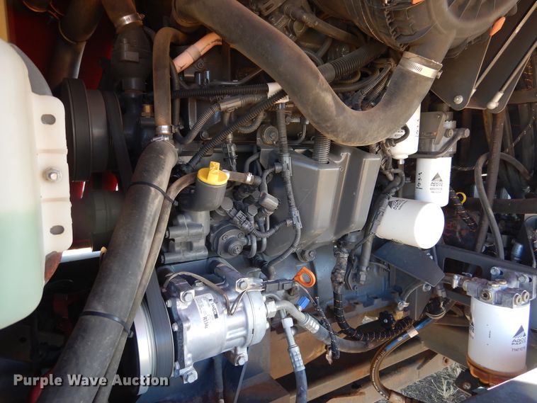 image for item DJ4796 2016 Massey-Ferguson WR9860  windrower