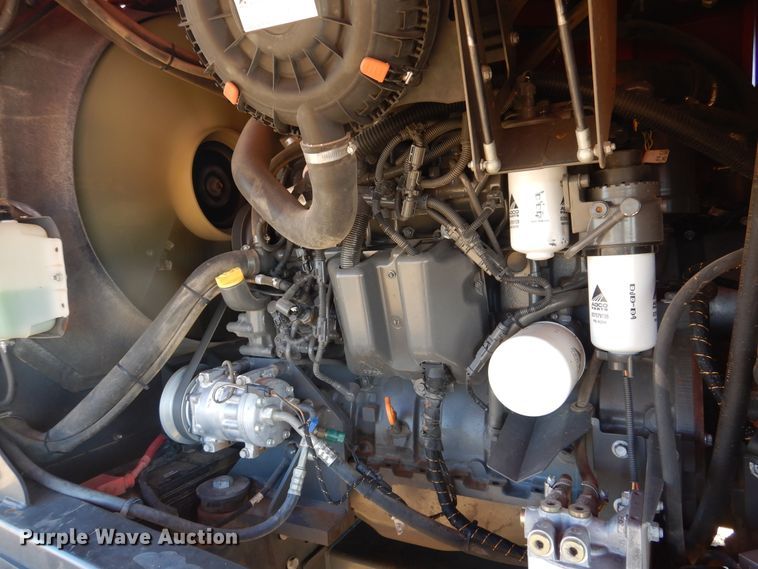 image for item DJ4796 2016 Massey-Ferguson WR9860  windrower