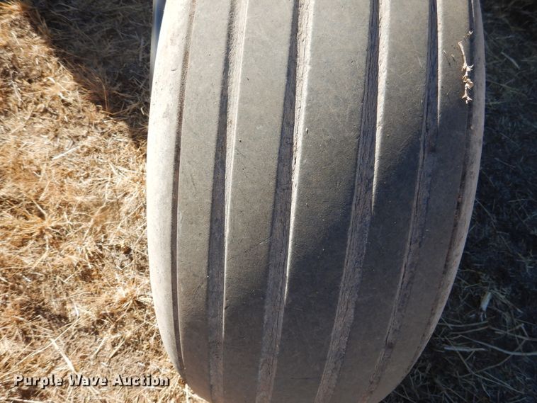 image for item DJ4796 2016 Massey-Ferguson WR9860  windrower