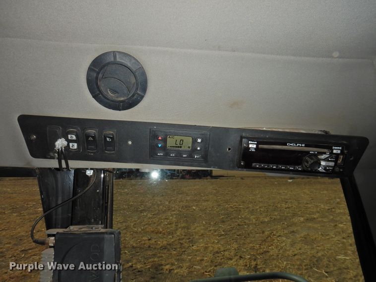 image for item DJ4797 2016 Massey-Ferguson WR9860  windrower