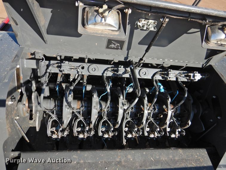 image for item DJ4798 2014 Massey-Ferguson 2290  large square baler