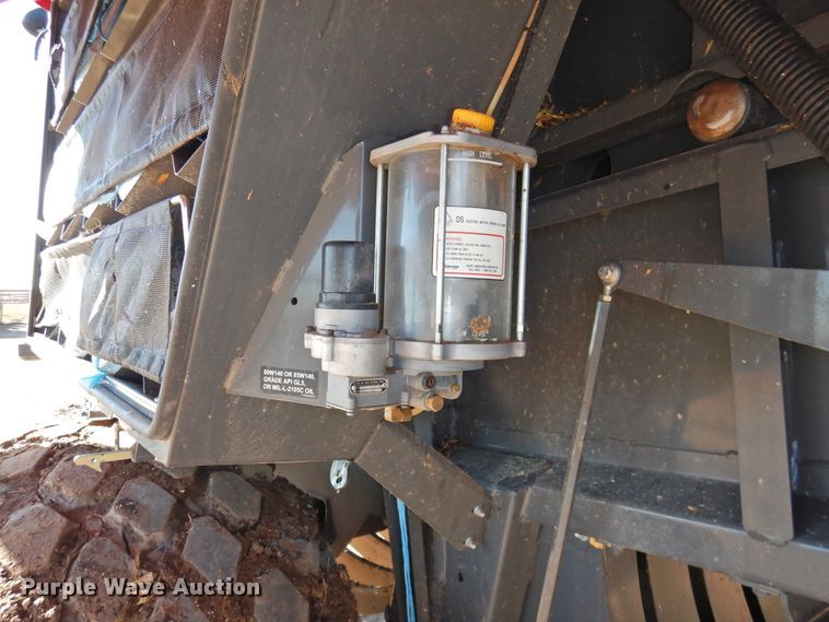 image for item DJ4798 2014 Massey-Ferguson 2290  large square baler