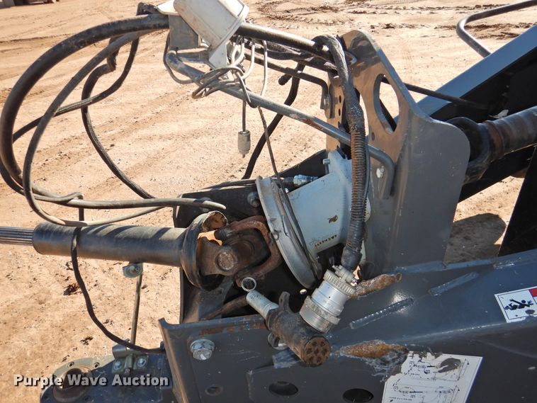 image for item DJ4798 2014 Massey-Ferguson 2290  large square baler