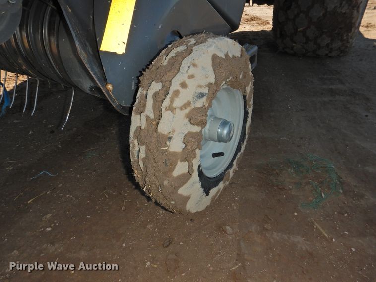 image for item DJ4798 2014 Massey-Ferguson 2290  large square baler