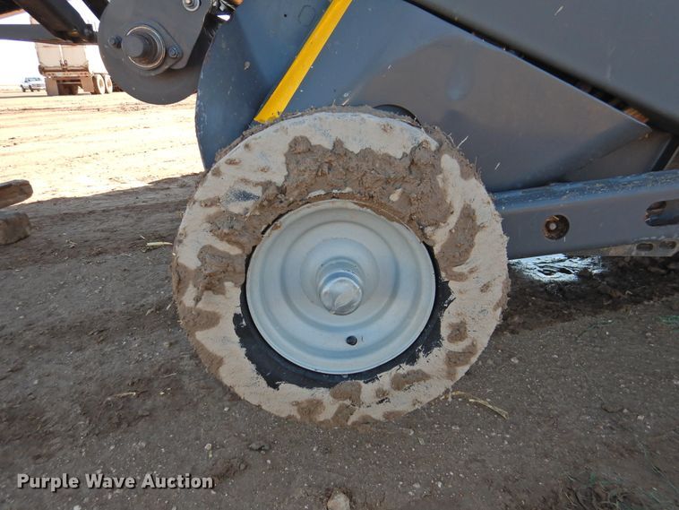 image for item DJ4798 2014 Massey-Ferguson 2290  large square baler