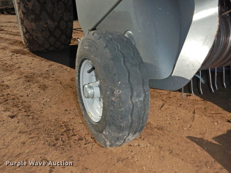 image for item DJ4798 2014 Massey-Ferguson 2290  large square baler