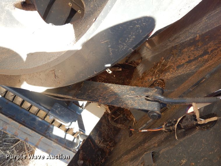 image for item DJ4799 2013 Massey-Ferguson 2170XD  large square baler