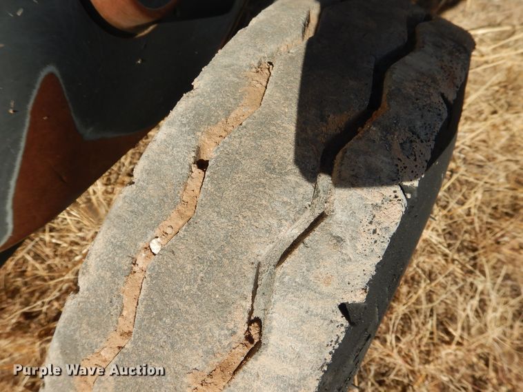 image for item DJ4799 2013 Massey-Ferguson 2170XD  large square baler