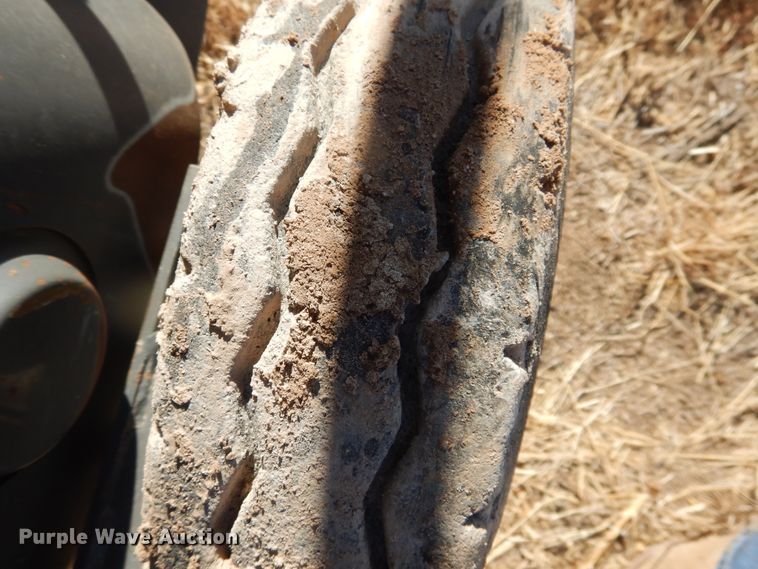 image for item DJ4799 2013 Massey-Ferguson 2170XD  large square baler