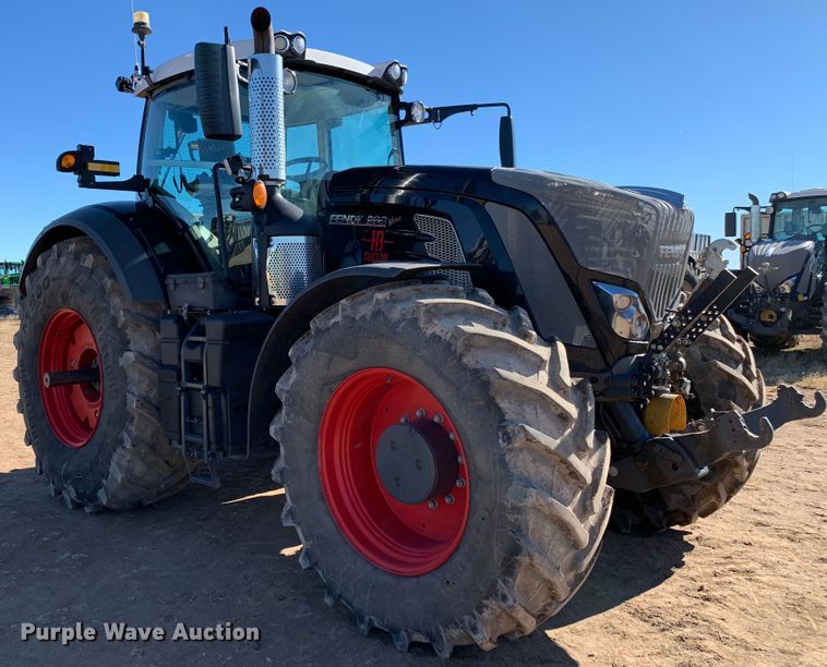 image for item DJ4800 2018 Fendt 933 Vario  MFWD tractor