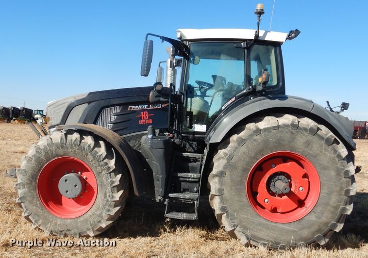 image for item DJ4800 2018 Fendt 933 Vario  MFWD tractor