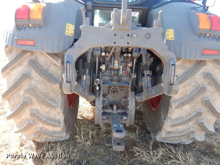 image for item DJ4800 2018 Fendt 933 Vario  MFWD tractor