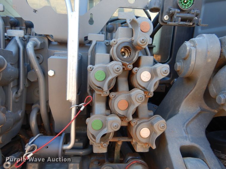 image for item DJ4800 2018 Fendt 933 Vario  MFWD tractor