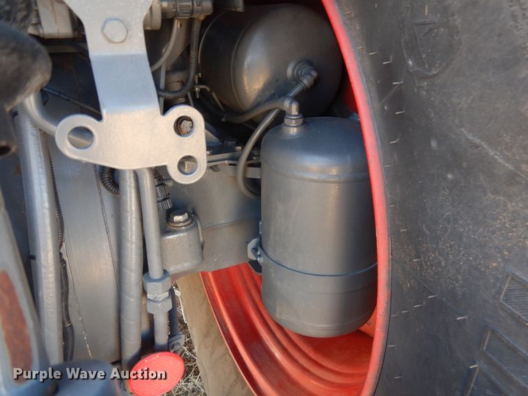 image for item DJ4800 2018 Fendt 933 Vario  MFWD tractor