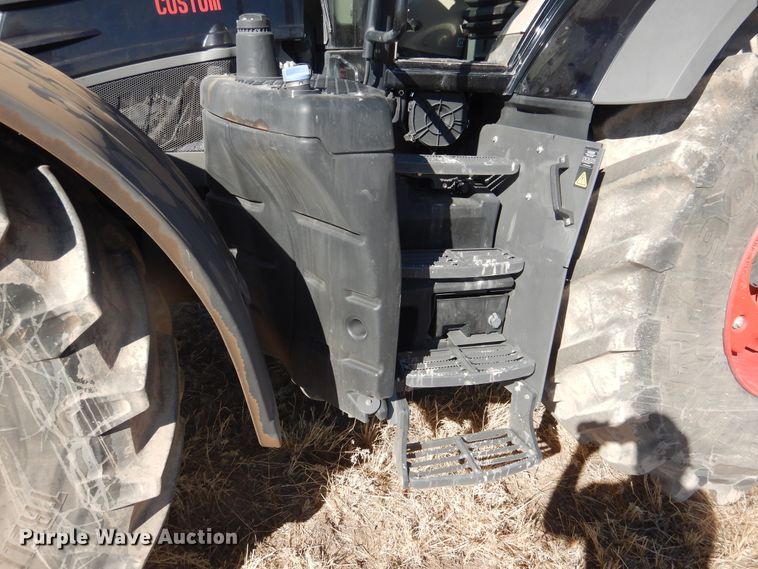 image for item DJ4800 2018 Fendt 933 Vario  MFWD tractor