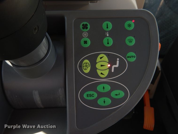 image for item DJ4800 2018 Fendt 933 Vario  MFWD tractor