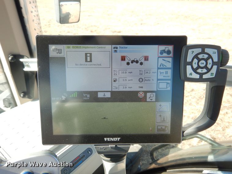 image for item DJ4800 2018 Fendt 933 Vario  MFWD tractor