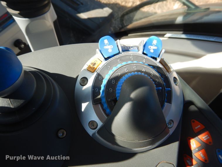 image for item DJ4800 2018 Fendt 933 Vario  MFWD tractor