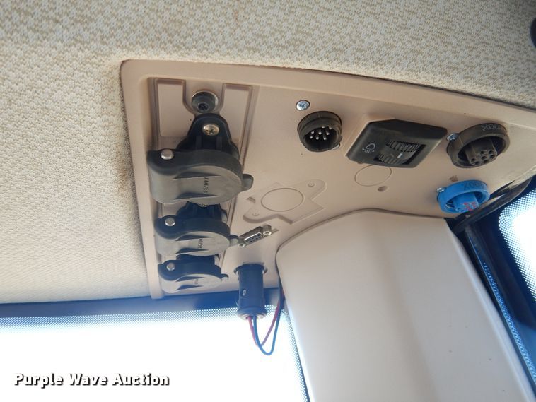 image for item DJ4800 2018 Fendt 933 Vario  MFWD tractor