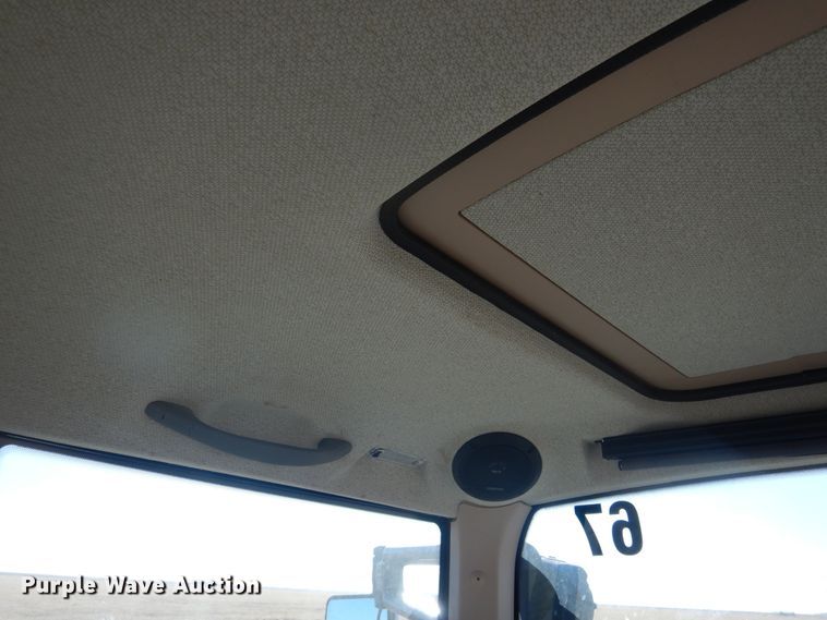 image for item DJ4800 2018 Fendt 933 Vario  MFWD tractor