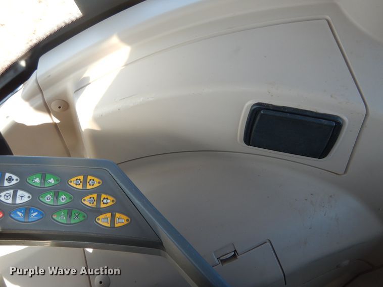 image for item DJ4800 2018 Fendt 933 Vario  MFWD tractor