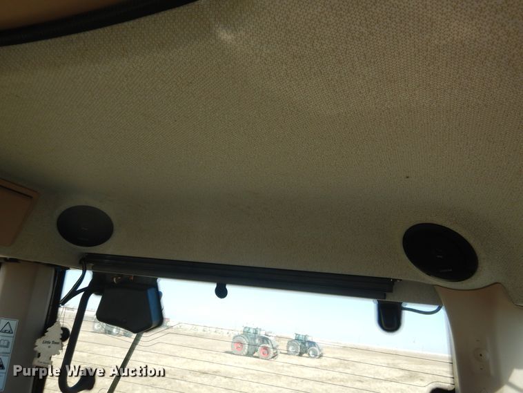 image for item DJ4800 2018 Fendt 933 Vario  MFWD tractor