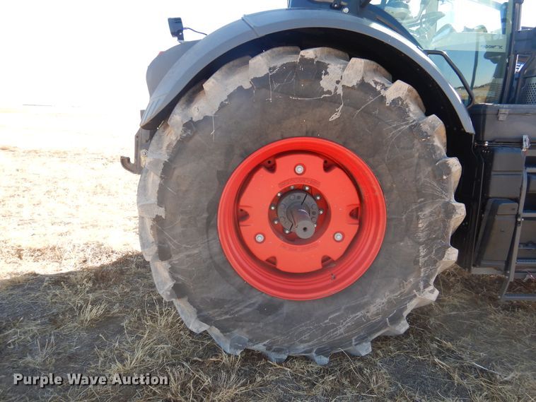 image for item DJ4800 2018 Fendt 933 Vario  MFWD tractor