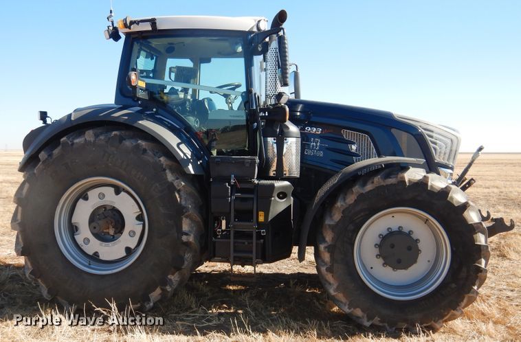 image for item DJ4801 2018 Fendt 933 Vario  MFWD tractor