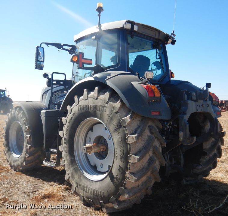 image for item DJ4801 2018 Fendt 933 Vario  MFWD tractor