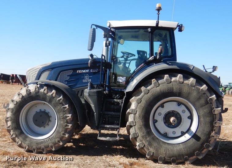 image for item DJ4801 2018 Fendt 933 Vario  MFWD tractor