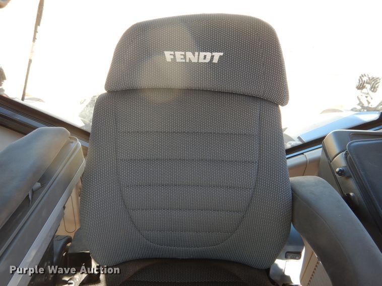 image for item DJ4801 2018 Fendt 933 Vario  MFWD tractor