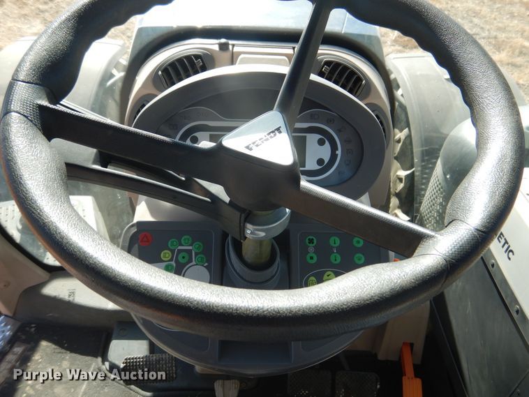 image for item DJ4801 2018 Fendt 933 Vario  MFWD tractor