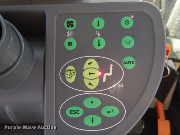 image for item DJ4801 2018 Fendt 933 Vario  MFWD tractor