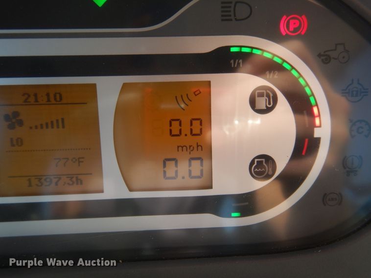 image for item DJ4801 2018 Fendt 933 Vario  MFWD tractor