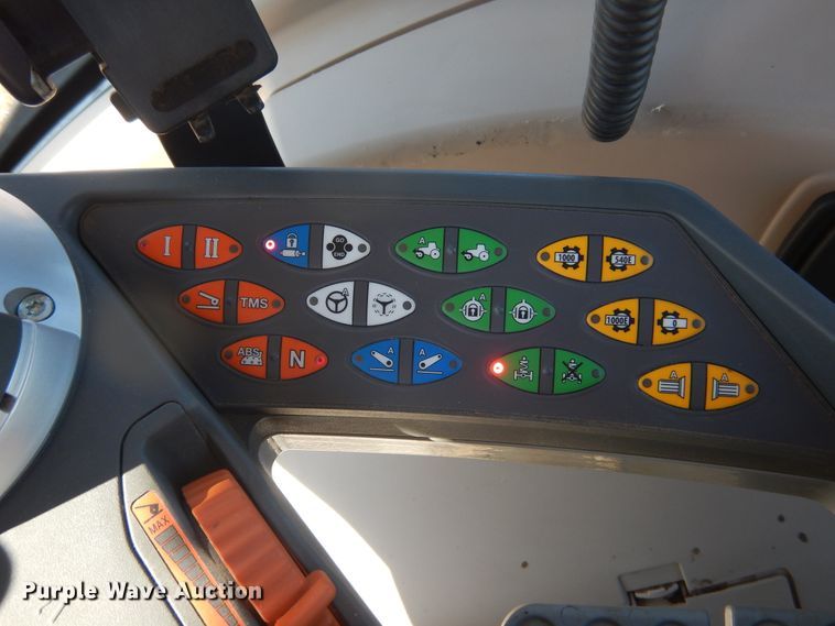 image for item DJ4801 2018 Fendt 933 Vario  MFWD tractor