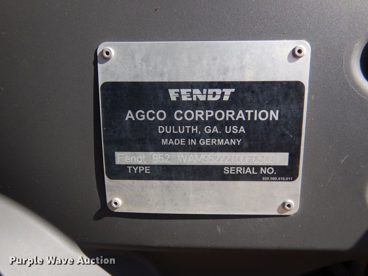 image for item DJ4801 2018 Fendt 933 Vario  MFWD tractor