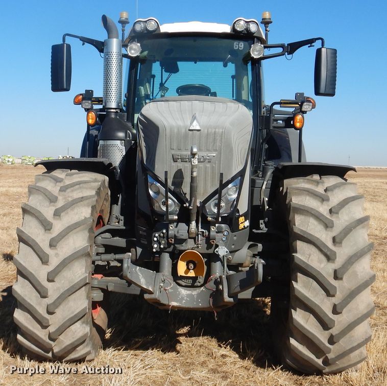 image for item DJ4802 2018 Fendt 933 Vario  MFWD tractor