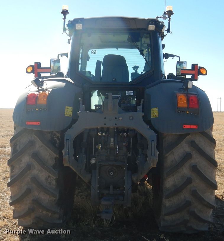 image for item DJ4802 2018 Fendt 933 Vario  MFWD tractor