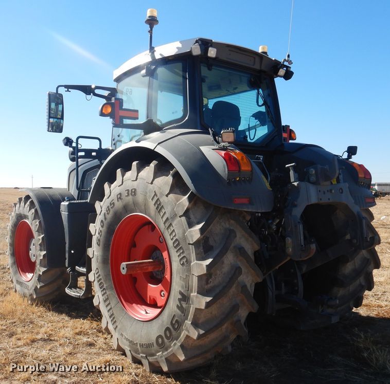 image for item DJ4802 2018 Fendt 933 Vario  MFWD tractor