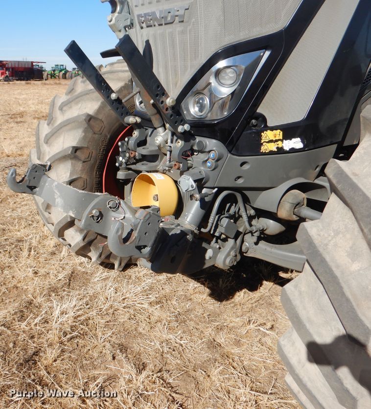 image for item DJ4802 2018 Fendt 933 Vario  MFWD tractor