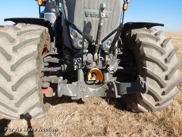 image for item DJ4802 2018 Fendt 933 Vario  MFWD tractor