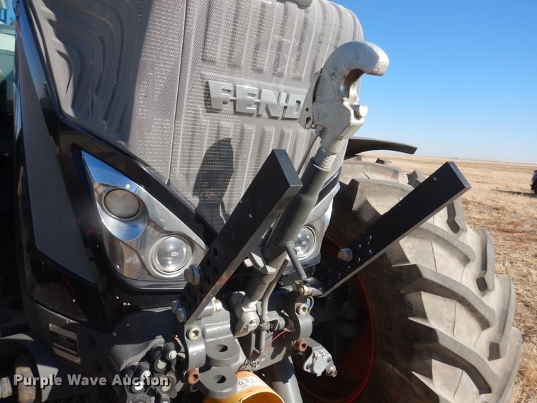 image for item DJ4802 2018 Fendt 933 Vario  MFWD tractor