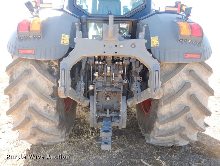 image for item DJ4802 2018 Fendt 933 Vario  MFWD tractor