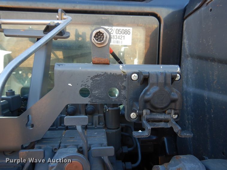 image for item DJ4802 2018 Fendt 933 Vario  MFWD tractor