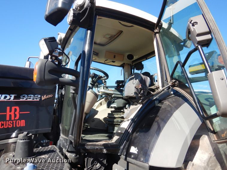 image for item DJ4802 2018 Fendt 933 Vario  MFWD tractor