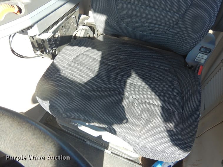 image for item DJ4802 2018 Fendt 933 Vario  MFWD tractor