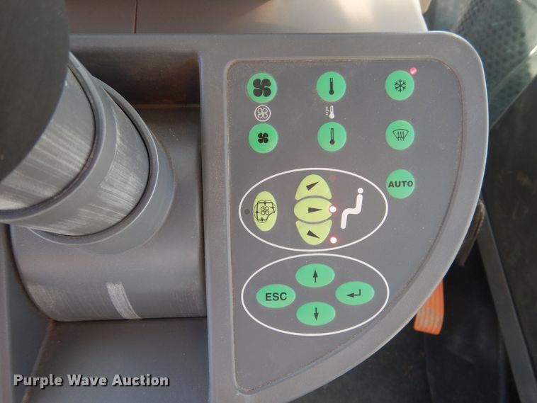 image for item DJ4802 2018 Fendt 933 Vario  MFWD tractor